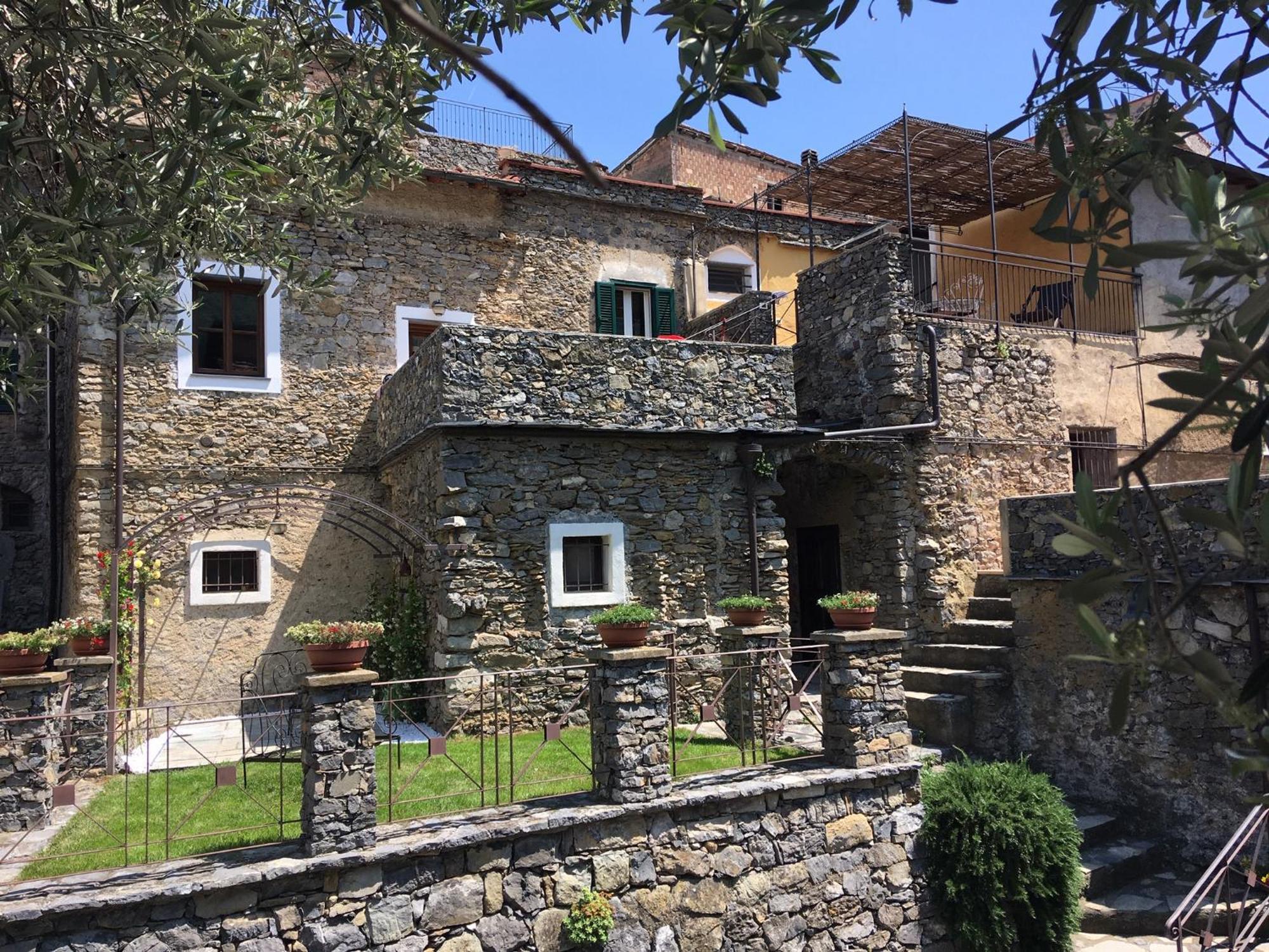La Casa Dei Nonni Castelbianco Bed & Breakfast Colletta Exterior photo