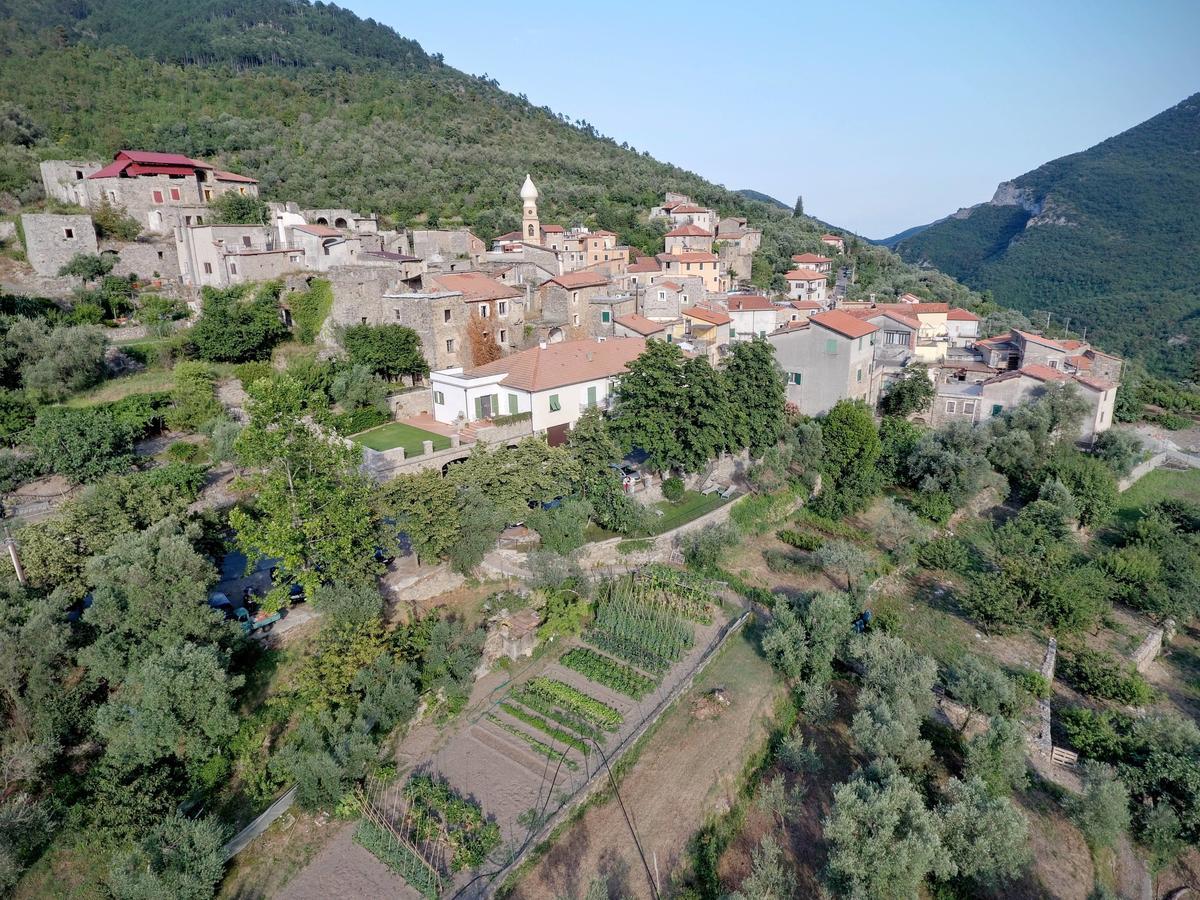 La Casa Dei Nonni Castelbianco Bed & Breakfast Colletta Exterior photo